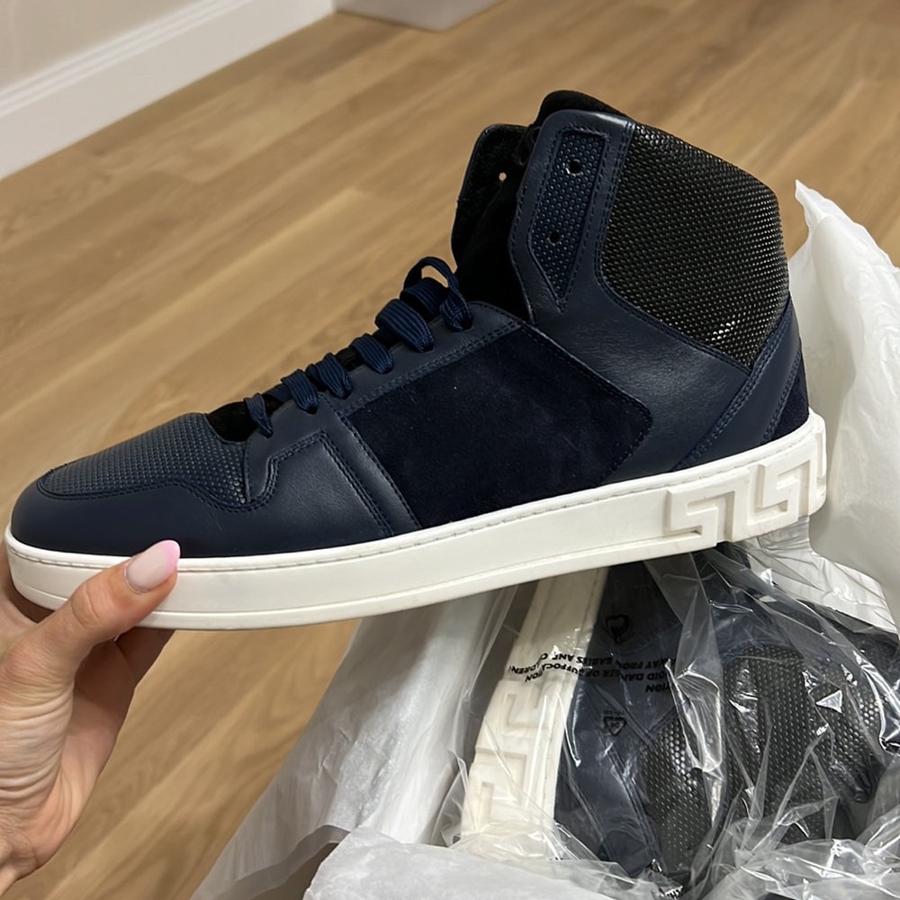 Worn once Versace sneakers size 43